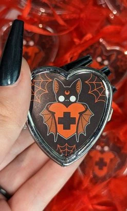 BESERK CLOTHING Batty | PILL BOX