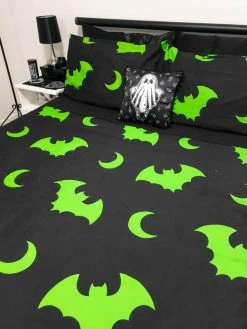 HELLS BLANKETS Creature Of The Night [Toxic] | SUPER KING QUILT SET** -Restyle Sales Shop Hells Blankets Creatureofthenight 02 731783ec 0aef 4861 847a 5363a64974be 700x700