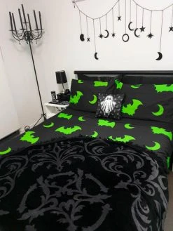HELLS BLANKETS Creature Of The Night [Toxic] | SUPER KING QUILT SET** -Restyle Sales Shop Hells Blankets Creatureofthenight 04 ebc5bffa 3c17 4daa a591 defe90cadc68 700x700