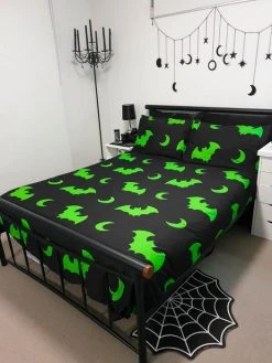 HELLS BLANKETS Creature Of The Night [Toxic] | SUPER KING QUILT SET** -Restyle Sales Shop Hells Blankets Creatureofthenight 22 d1cc6e07 05a1 4797 a921 92a0dc860200 700x700