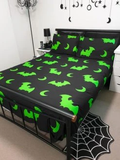 HELLS BLANKETS Creature Of The Night [Toxic] | SUPER KING QUILT SET** -Restyle Sales Shop Hells Blankets Creatureofthenight 30 8e708bc3 df71 4fc0 9ef2 c1a52c35030e 700x700