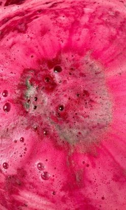 POISON LOVE BOMB Poison Apple | BATH BOMB -Restyle Sales Shop Poison Love Bomb Posion Apple 02 dea89ce0 420f 461c b40d 29c08a9542ea 700x700