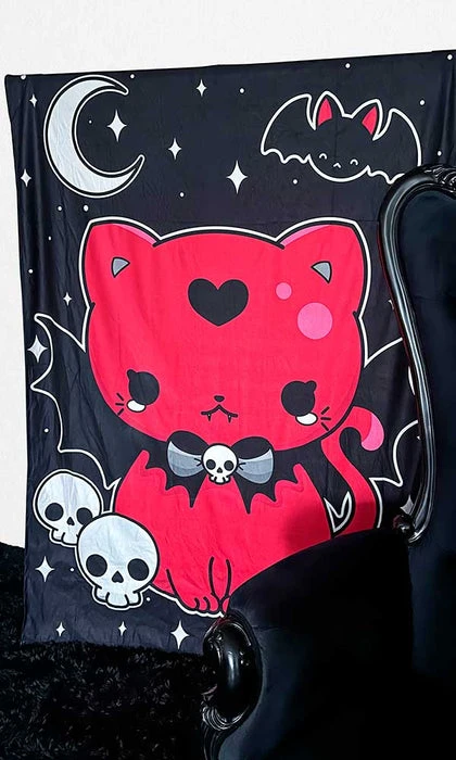 BESERK CRYPT Fanged Familiar | TAPESTRY BLANKET 3 BESERK CRYPT Fanged Familiar | TAPESTRY BLANKET