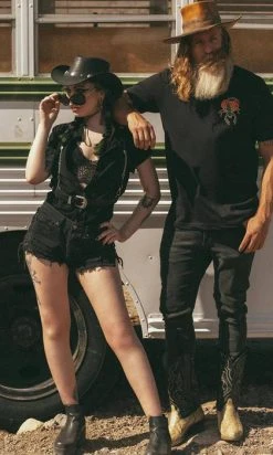 LIVELY GHOSTS Sharpshooter | HARNESS 29 LIVELY GHOSTS Sharpshooter | HARNESS -Restyle Sales Shop lively ghosts sharpshooter harness 11 190d26e0 3ed0 45a0 8256 ffb992f3ed66 700x700