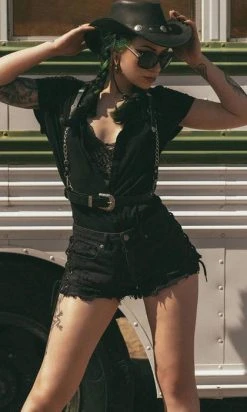 LIVELY GHOSTS Sharpshooter | HARNESS 26 LIVELY GHOSTS Sharpshooter | HARNESS -Restyle Sales Shop lively ghosts sharpshooter harness 8 36dad9d3 3b5f 4d7f bab7 c54d56fc615f 700x700