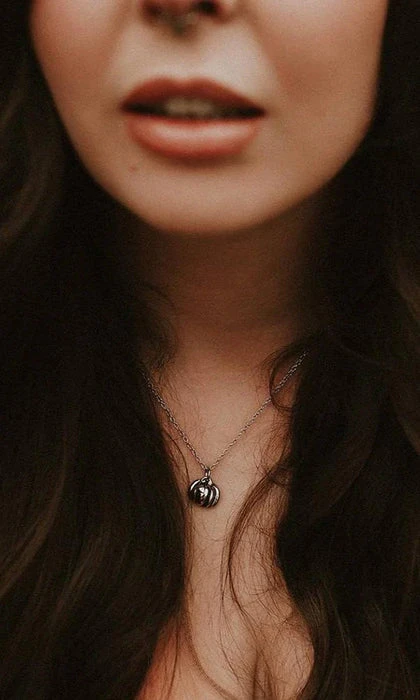 MYSTICUM LUNA Pumpkin | NECKLACE 5 MYSTICUM LUNA Pumpkin | NECKLACE - Image 3