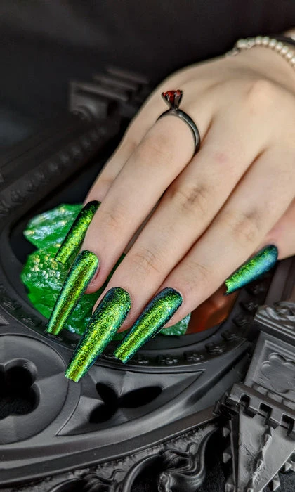 NEKO NAIL CULT Peridot | NAIL POLISH 3 NEKO NAIL CULT Peridot | NAIL POLISH