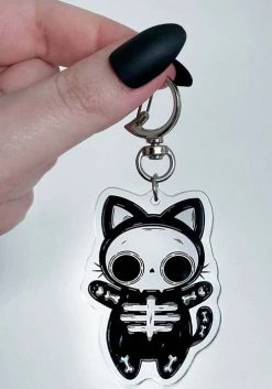 PVMPKIN ART Omen | KEYCHAIN -Restyle Sales Shop pvmpkin art omen keychain 2 fa8bc87a 68eb 4590 bde4 2600a1750261 700x700