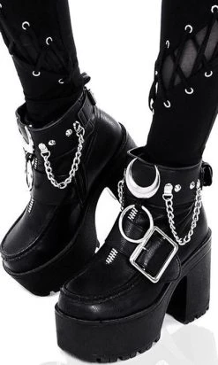 RESTYLE Iron Moon | SHOE CUFFS 13 RESTYLE Iron Moon | SHOE CUFFS -Restyle Sales Shop restyle iron moon shoe cuffs 4 932bb5ce 66b0 4063 b2da 9665cc259188 700x700