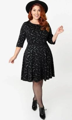 UNIQUE VINTAGE Bats [Black/Grey] | STEPHANIE DRESS -Restyle Sales Shop unique vintage black grey bats print stephanie flare dress 6 bfdd7046 0f75 423e ac39 3c559934aed2 700x700